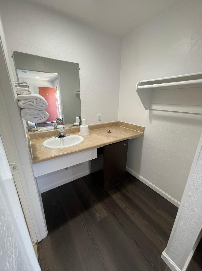 Palms Inn & Suites Palmdale Extérieur photo