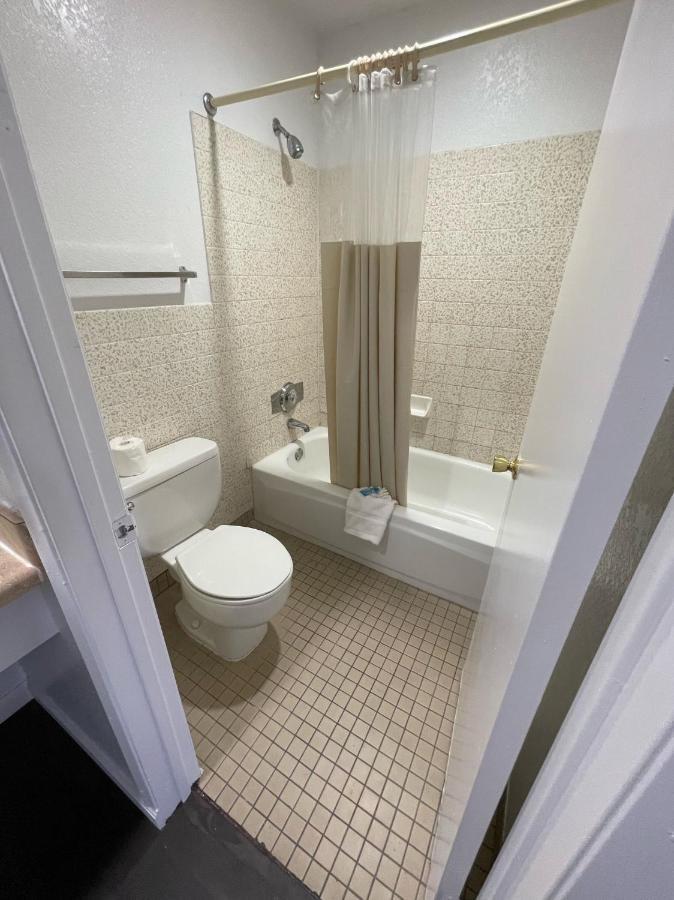 Palms Inn & Suites Palmdale Extérieur photo