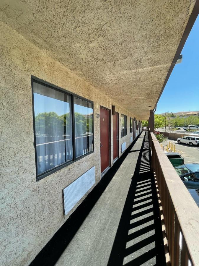 Palms Inn & Suites Palmdale Extérieur photo