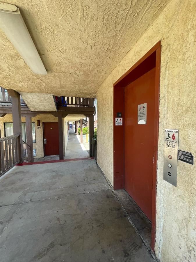 Palms Inn & Suites Palmdale Extérieur photo