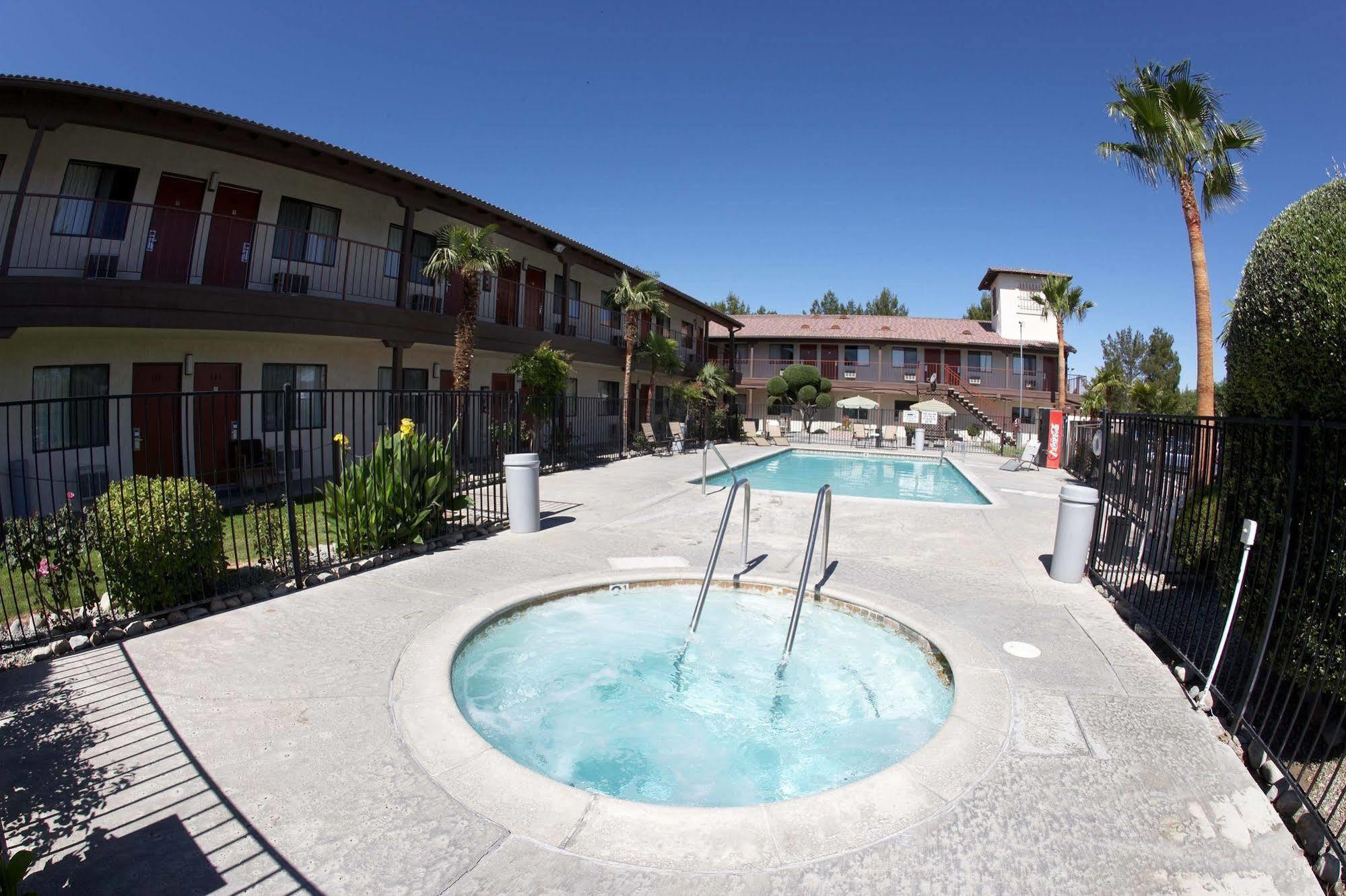 Palms Inn & Suites Palmdale Extérieur photo